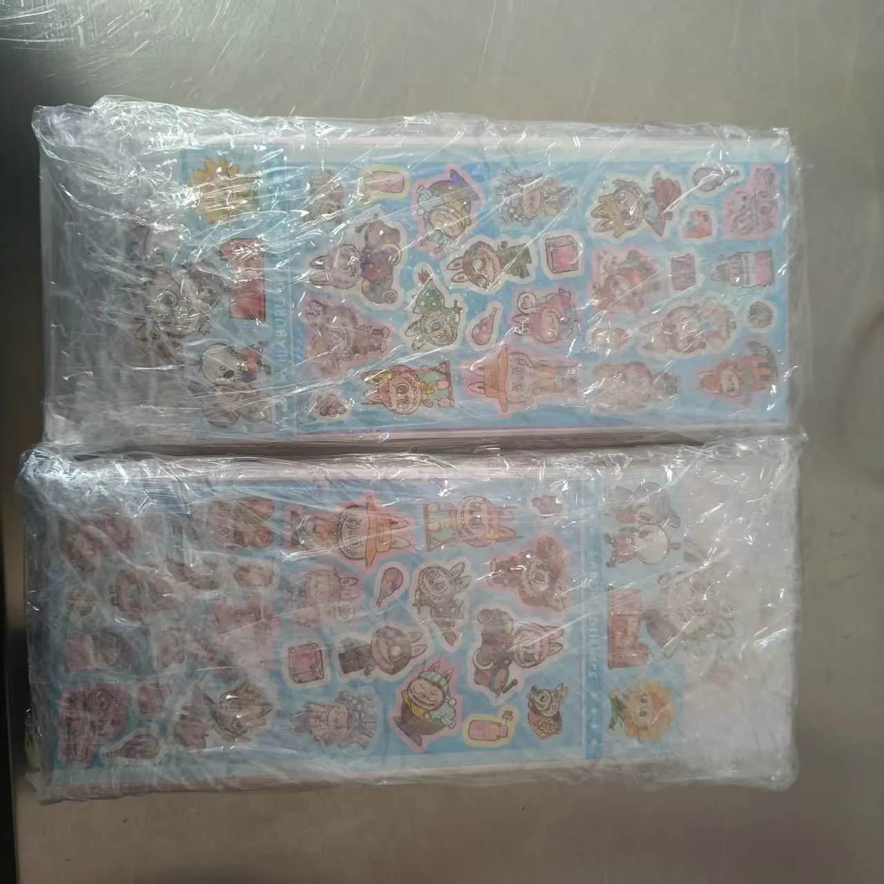 Podjetje je prejšnji teden poslalo nove izrezane otroške nalepke