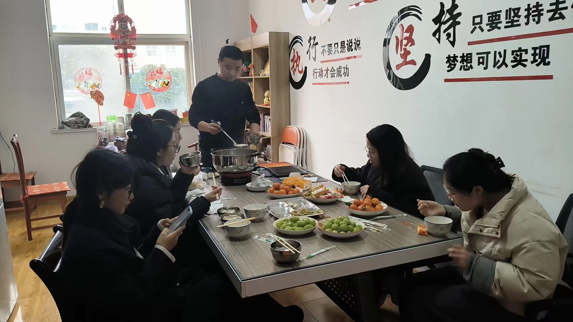 JOJO Pack praznuje Festival luči s Tangyuanom