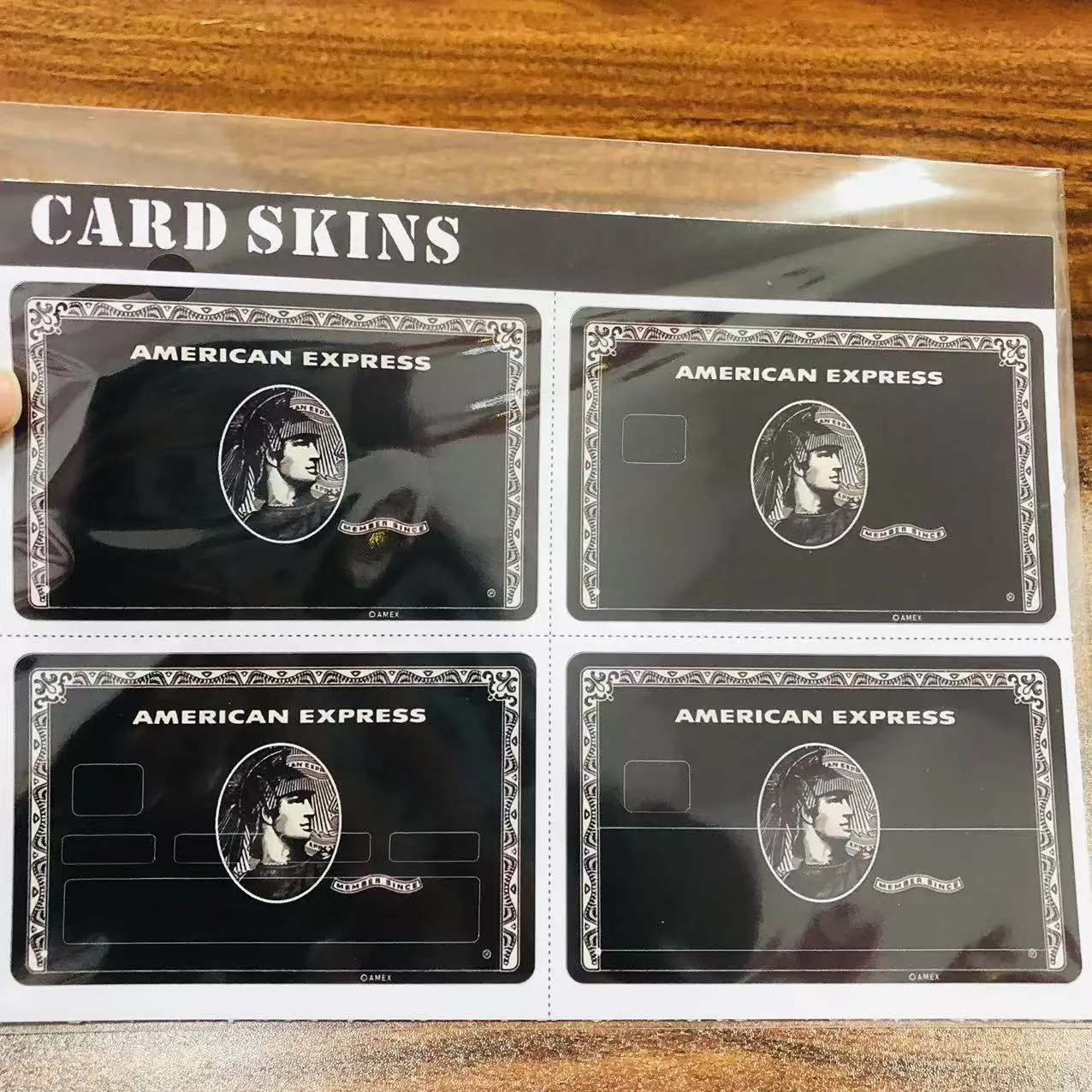 Tukaj lahko najdete želene nalepke kreditnih kartic