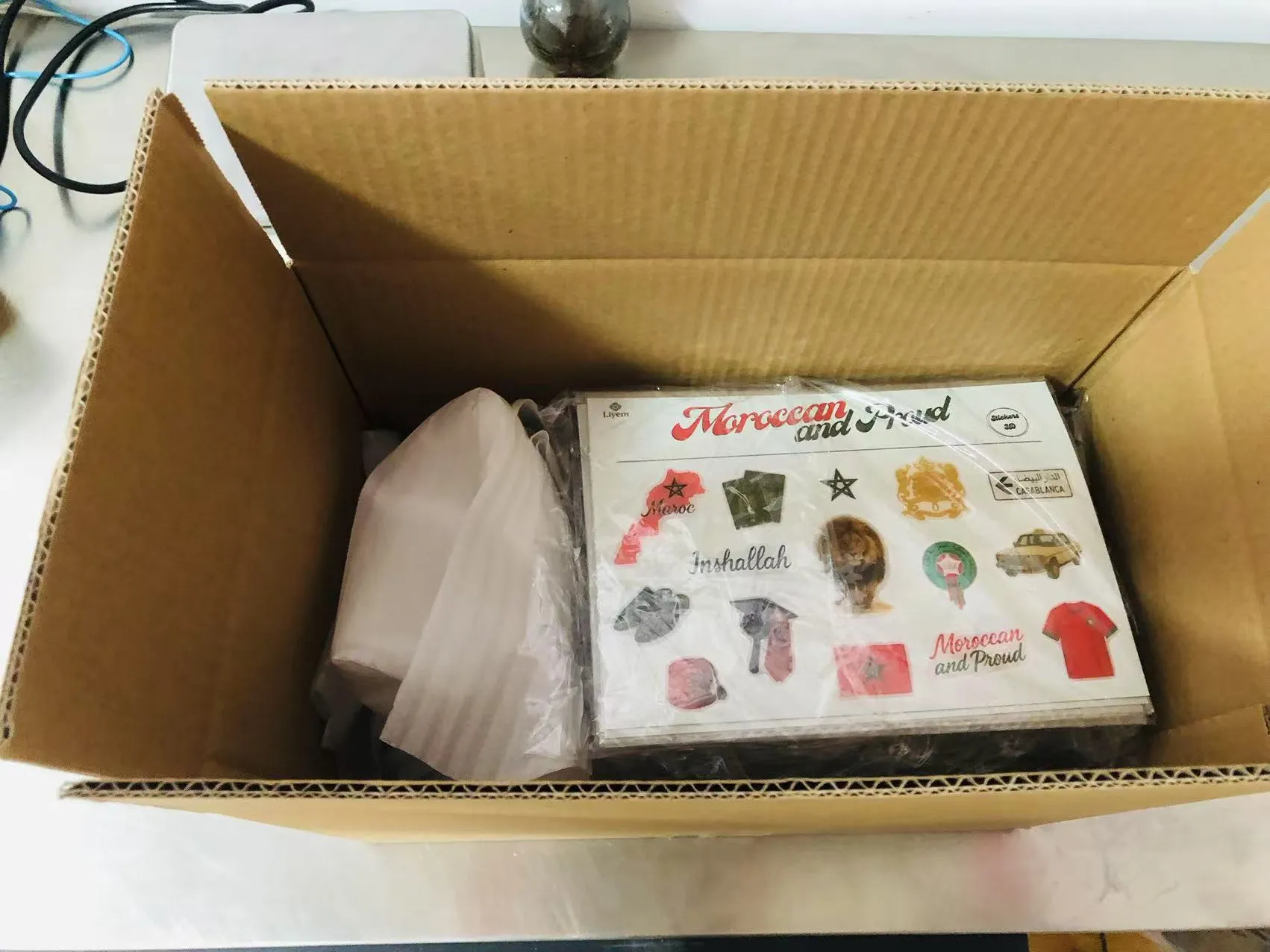 Stranka je ponovno naročila nalepke iz epoksi smole JOJO Pack