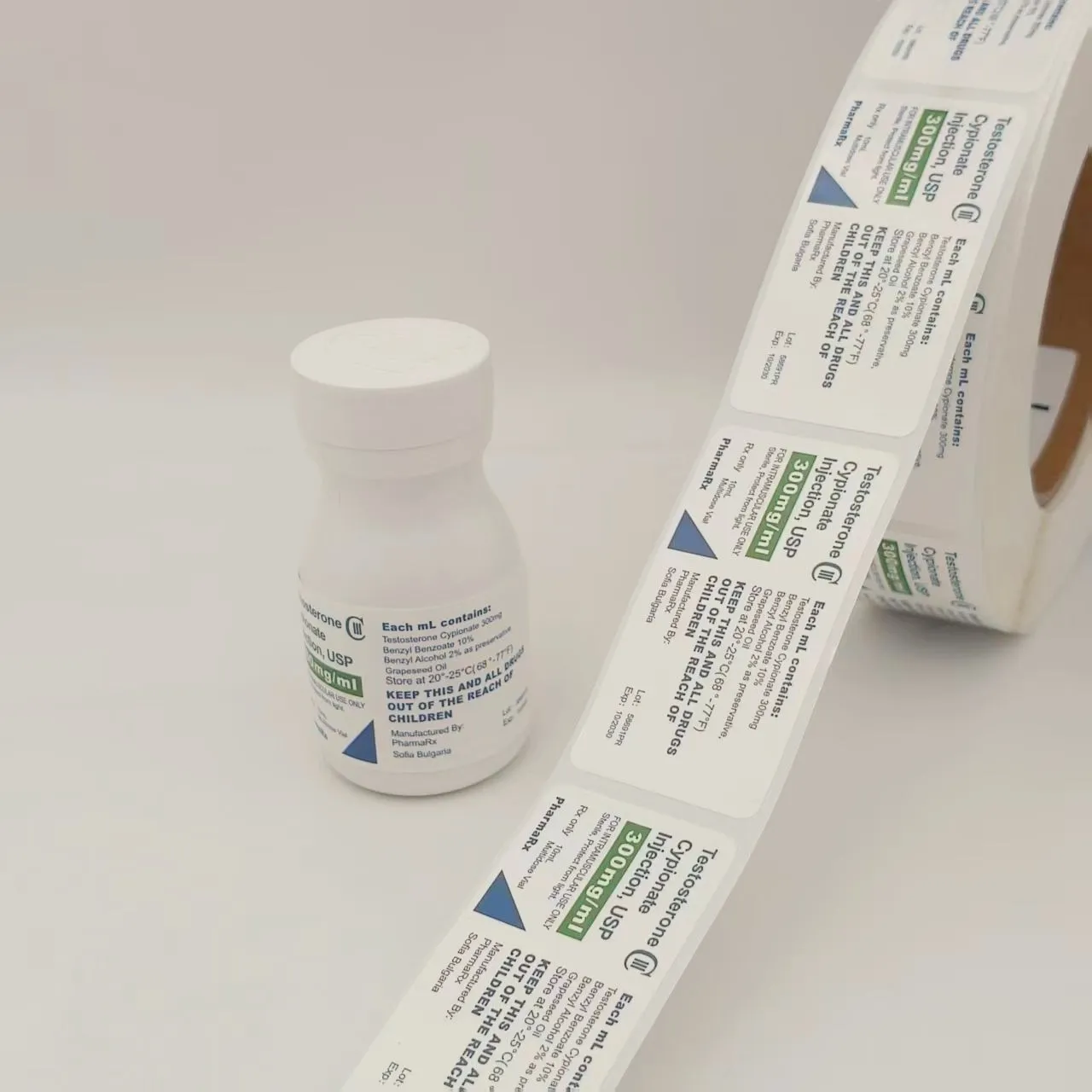 Zakaj so nalepke na stekleničkah tablet tako pomembne za varnost zdravil, blagovno znamko in skladnost s predpisi