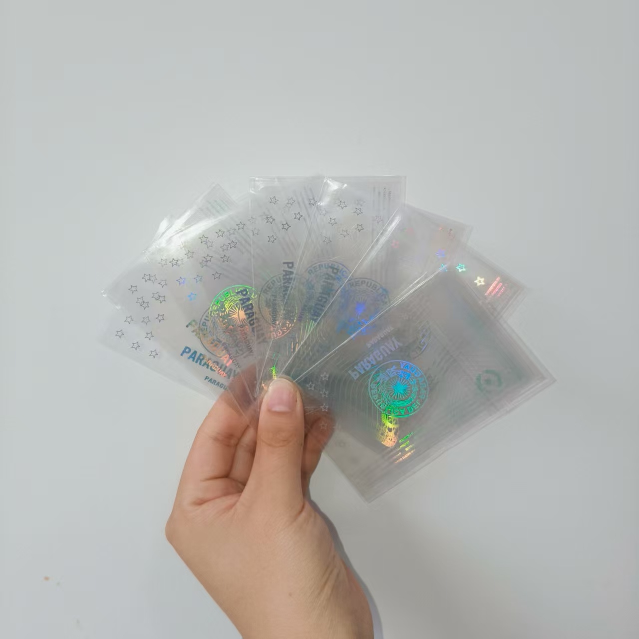 Prozorne nalepke za hologramske kartice